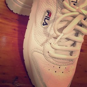 FILA women sneaker in white size 8